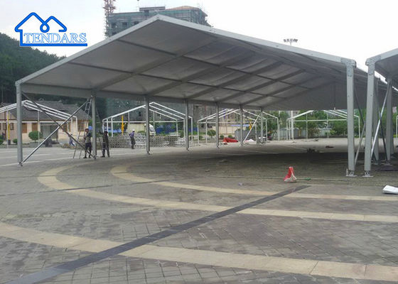 Tente de canopée extérieure sur mesure Structure en PVC imperméable à l'eau avec cadre en alliage d'aluminium pour les événements