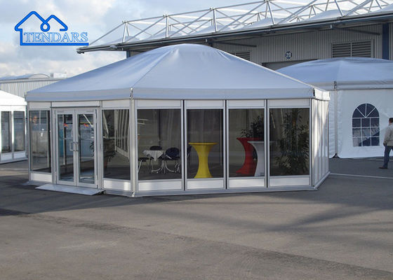 Tente de pagode hexagonale personnalisée avec revêtement de sol de porte en verre
