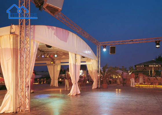 Tentes d'aluminium en arc grand extérieur pour les fêtes de mariage et les événements de mariage