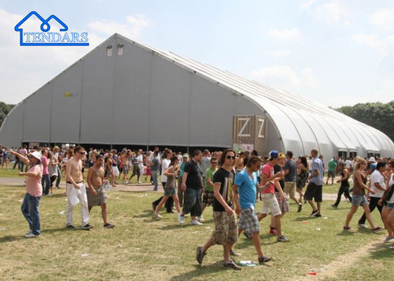 Tente d'événement courbe extérieure résistante aux UV spéciale pour exposition, fête en plein air et ainsi de suite