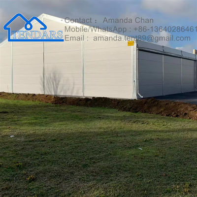 Couleur et taille personnalisées Grand cadre en aluminium en PVC en forme de tente de rangement extérieur