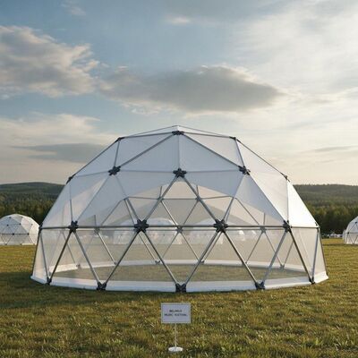 Tente de réception de fête résistante aux UV, structure en acier renforcé, conception à montage rapide pour le festival de musique de Biélorussie